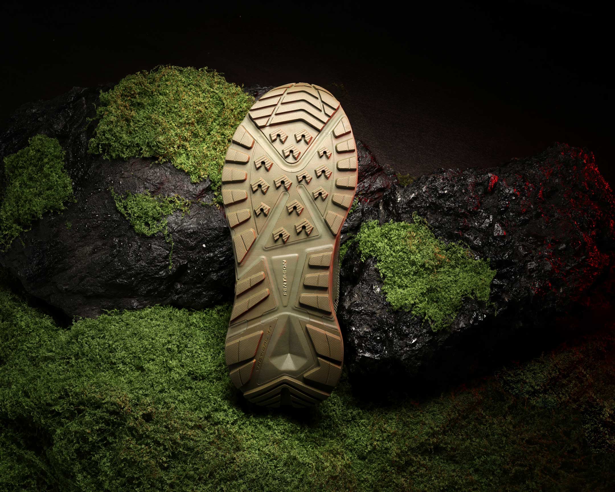 PYTHON-SNEAKERS-FREELOCK-EDITION-01-2160x1728