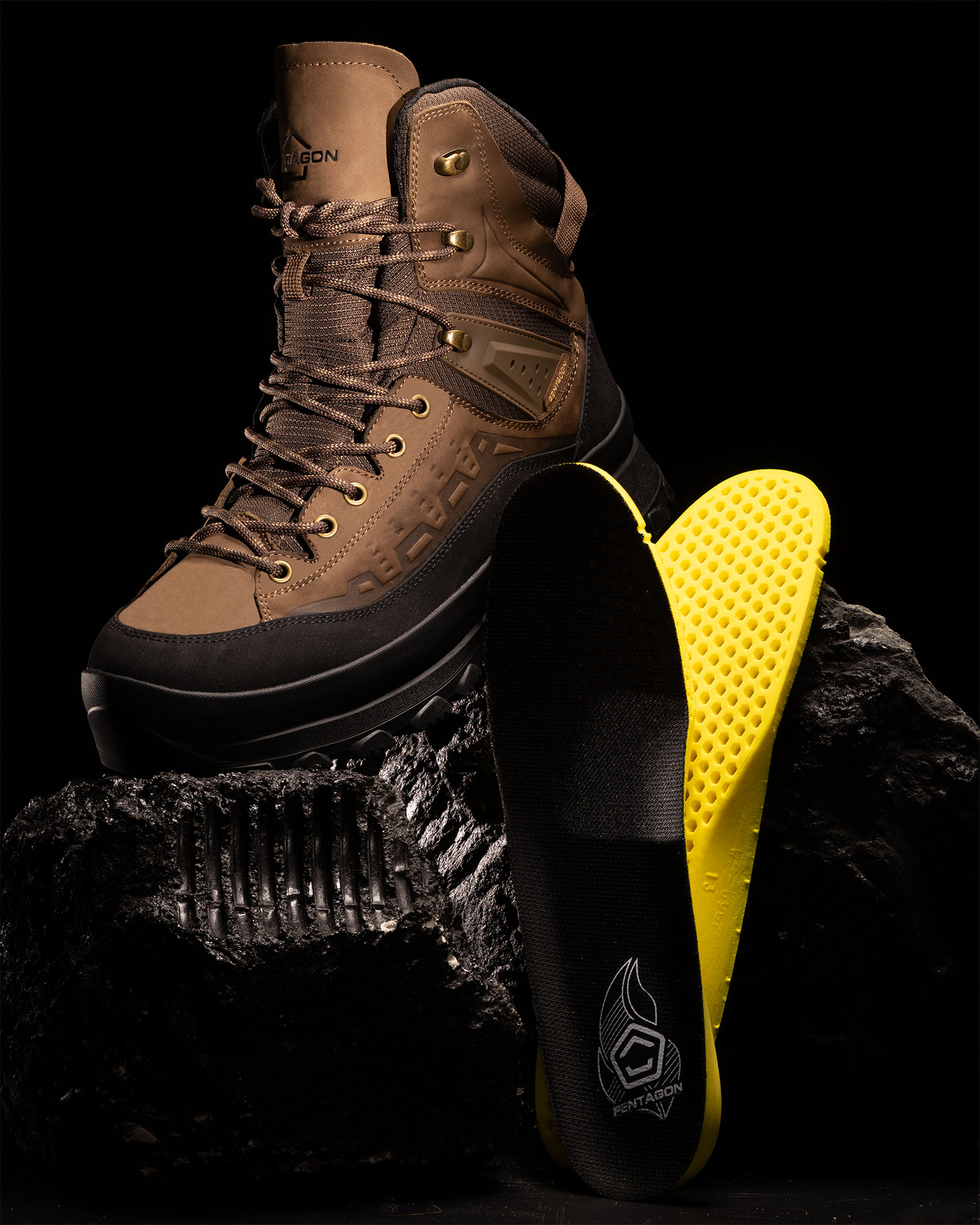 PREDATOR-MOUNTAINEERING-8BOOTS-02-1728x2160 (1)